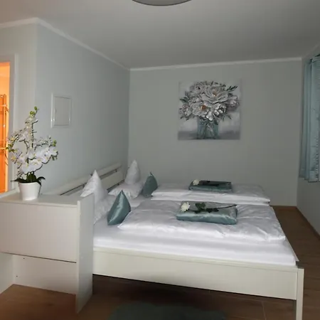 Lerchenfeld Apartman *