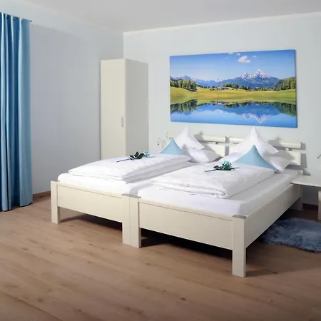 Lerchenfeld Apartman *